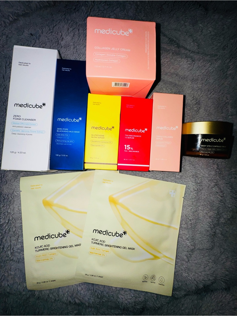 Medicube bundle- 9 pieces- MSRP for total is $244- NEW SEALED~ exp 2028 - Picture 2 of 7